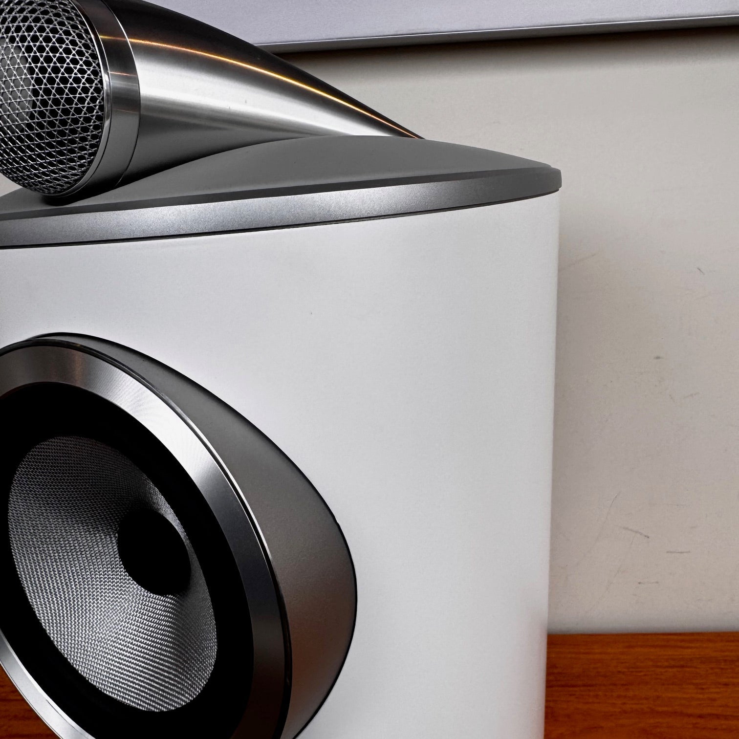 805 D4 Stand Mount Speaker- White (Trade In Pair Including Stands)