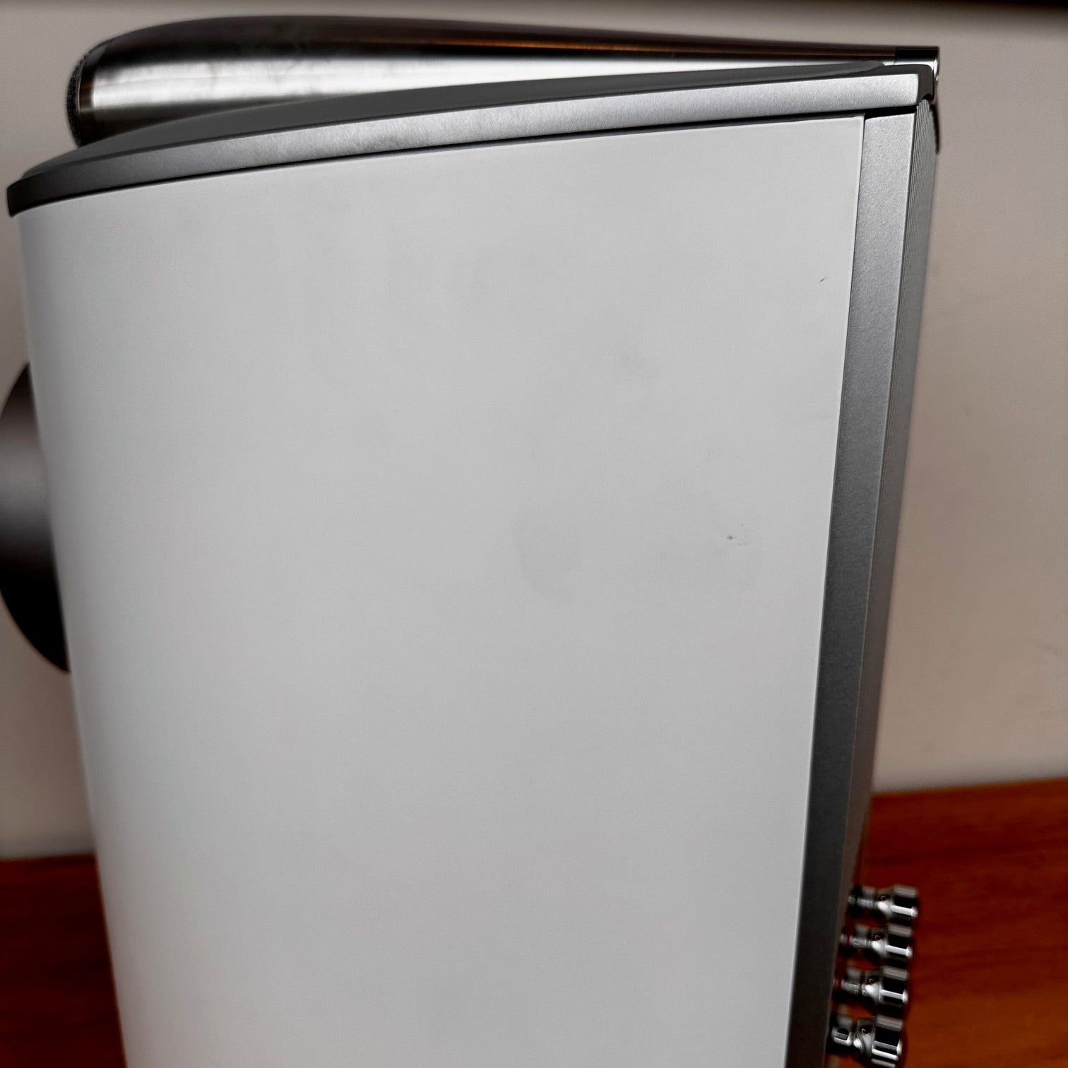 805 D4 Stand Mount Speaker- White (Trade In Pair Including Stands)