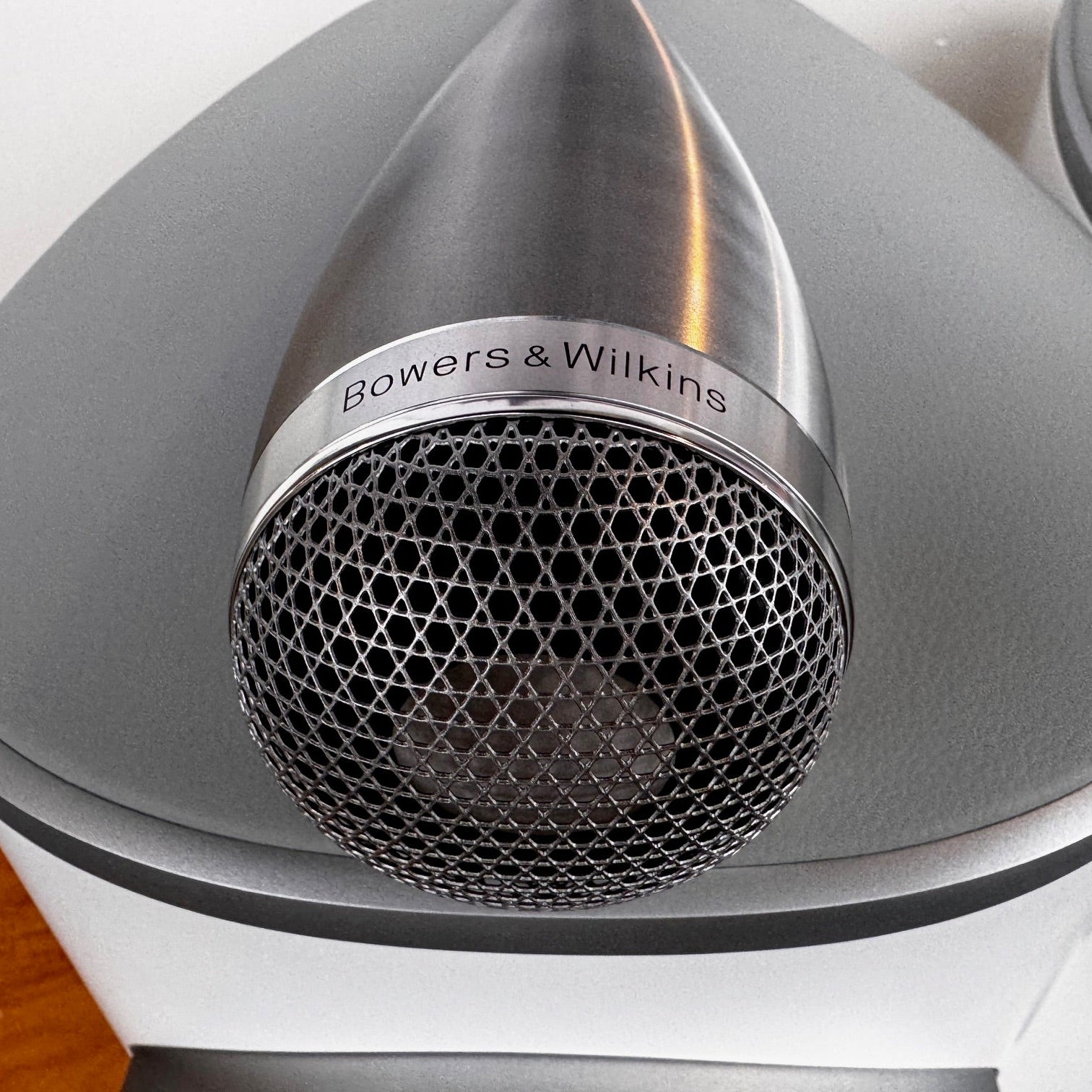 805 D4 Stand Mount Speaker- White (Trade In Pair Including Stands)