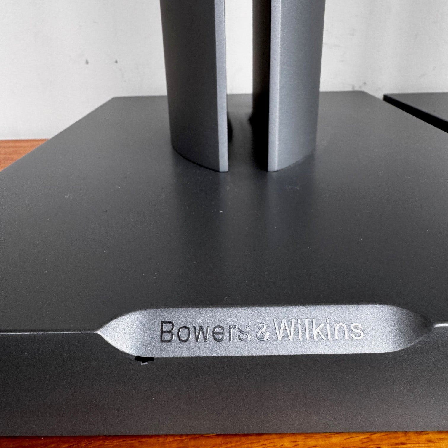 805 D4 Stand Mount Speaker- White (Trade In Pair Including Stands)