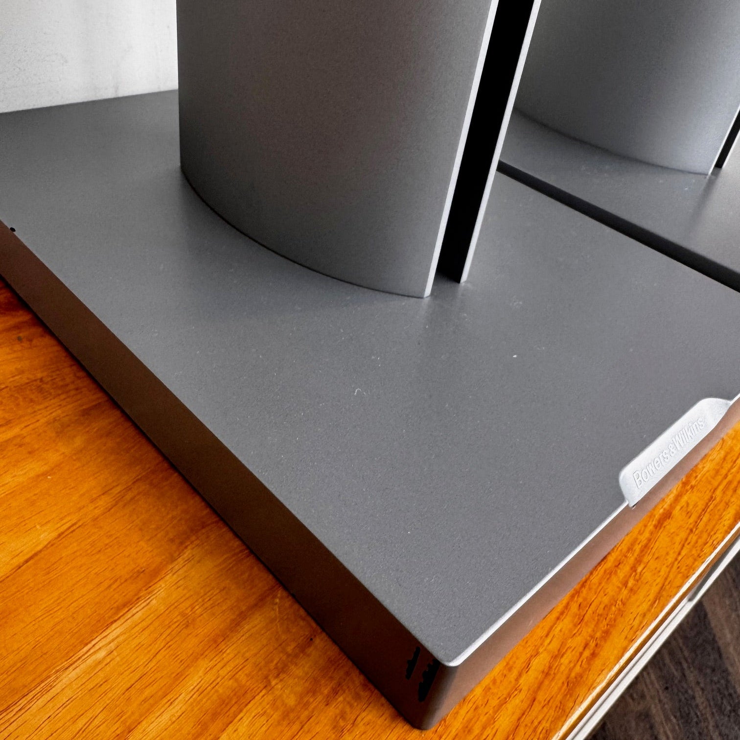 805 D4 Stand Mount Speaker- White (Trade In Pair Including Stands)