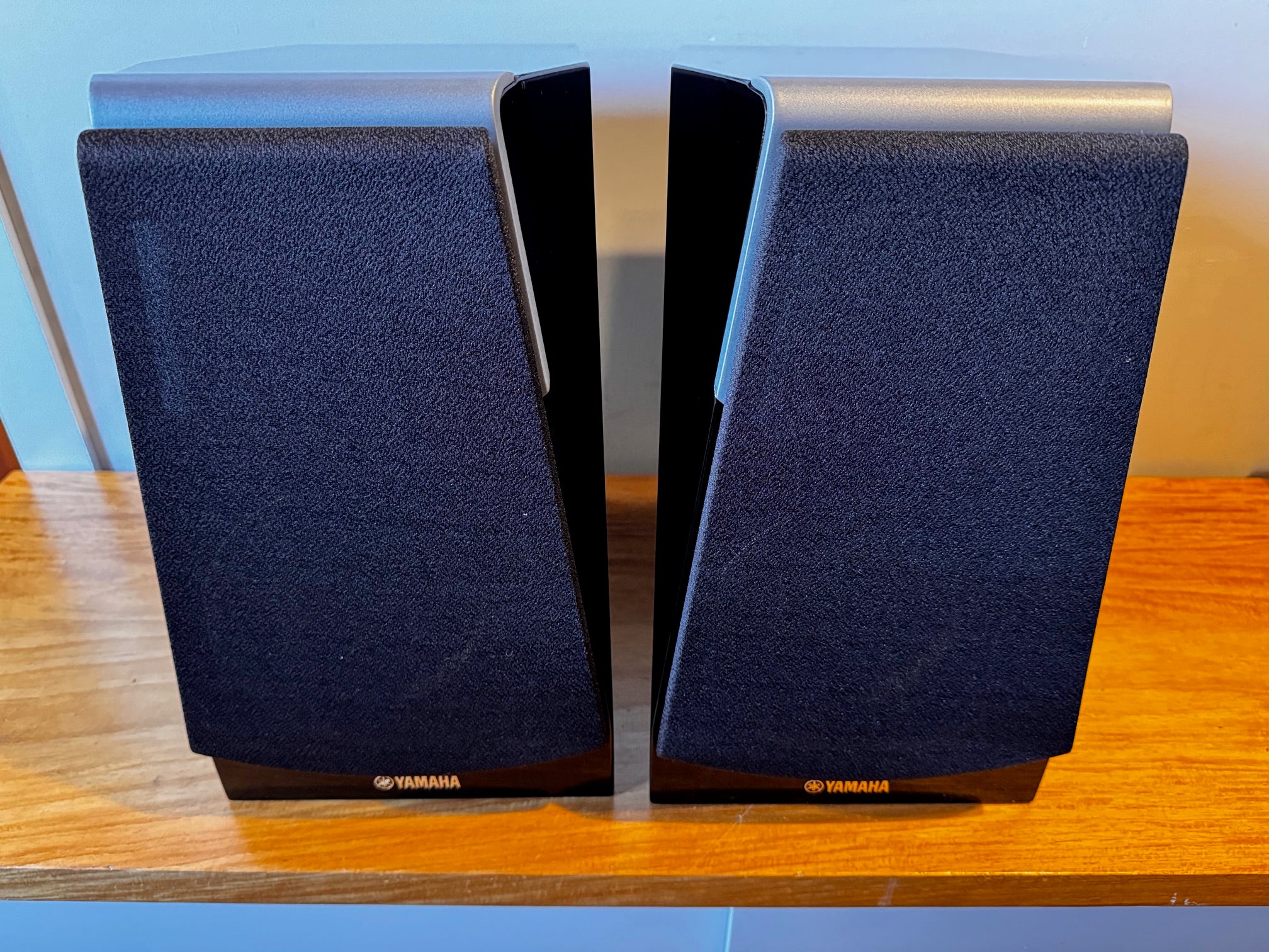 Yamaha NS-B951 Soavo Series Bookshelf Speakers Pair - Piano Black Ex Demo