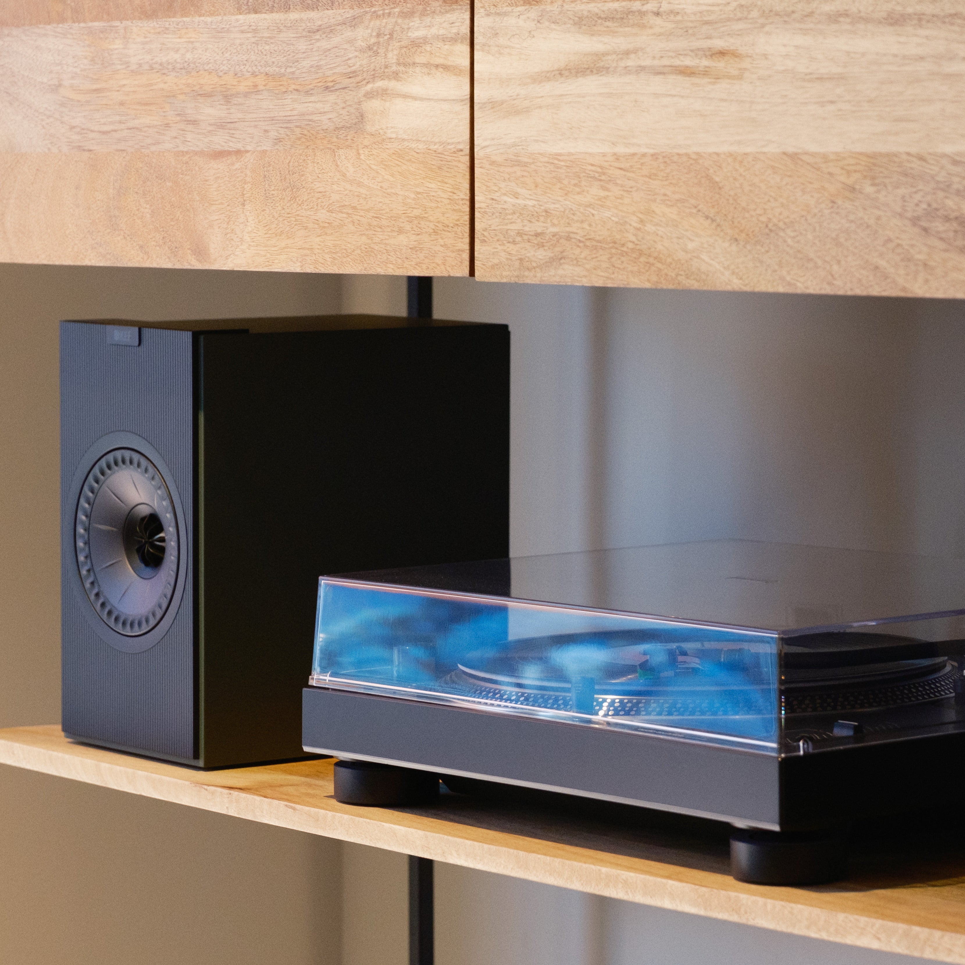 KEF Coda W + AT-LP120XBT-USB Bundle