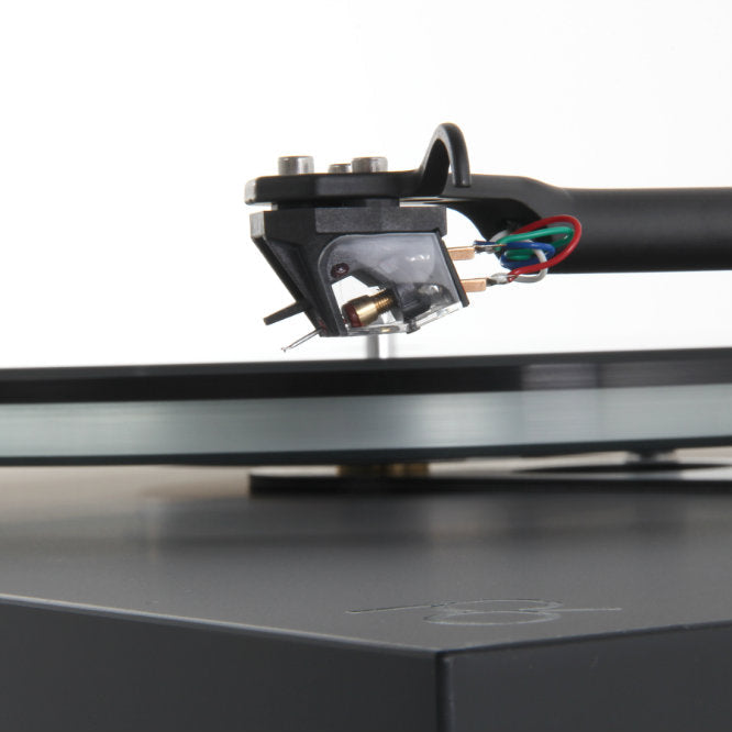 Rega Planar 6 Turntable