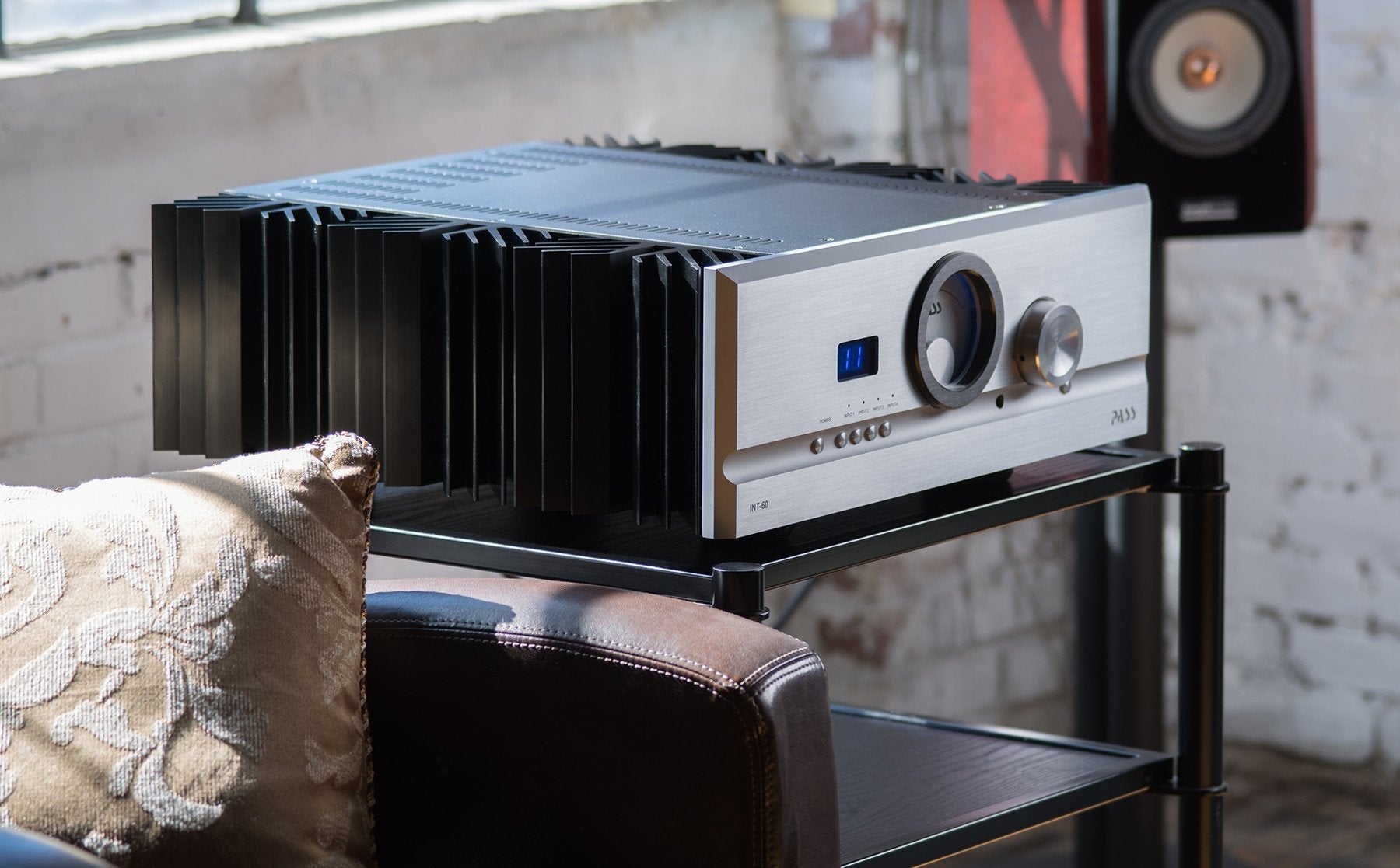 Pass Labs INT-60 Pass Labs - Brisbane HiFi