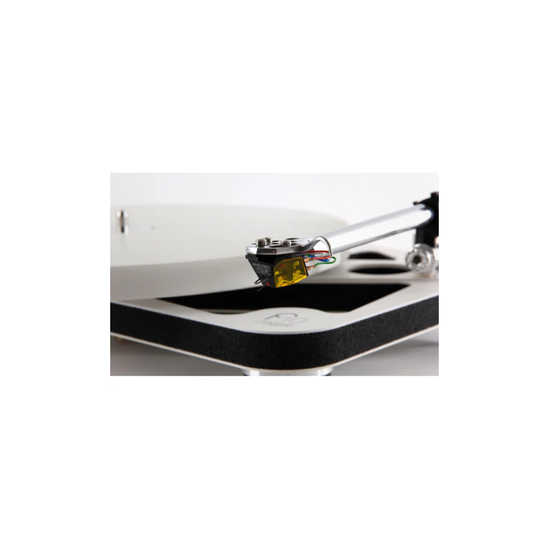 Rega Planar 10 Turntable