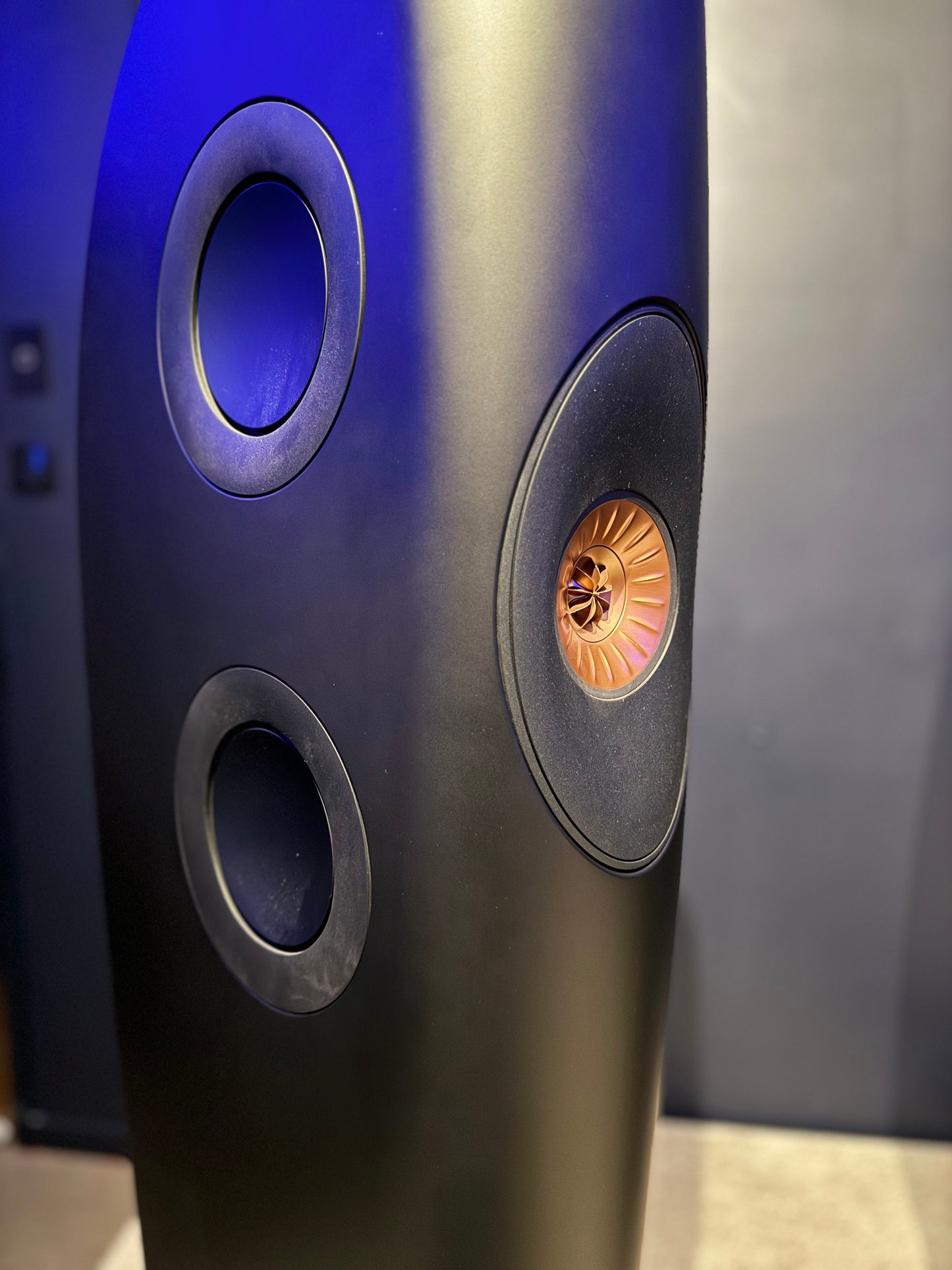 KEF Blade 2 Black/Copper - Ex-Demonstration