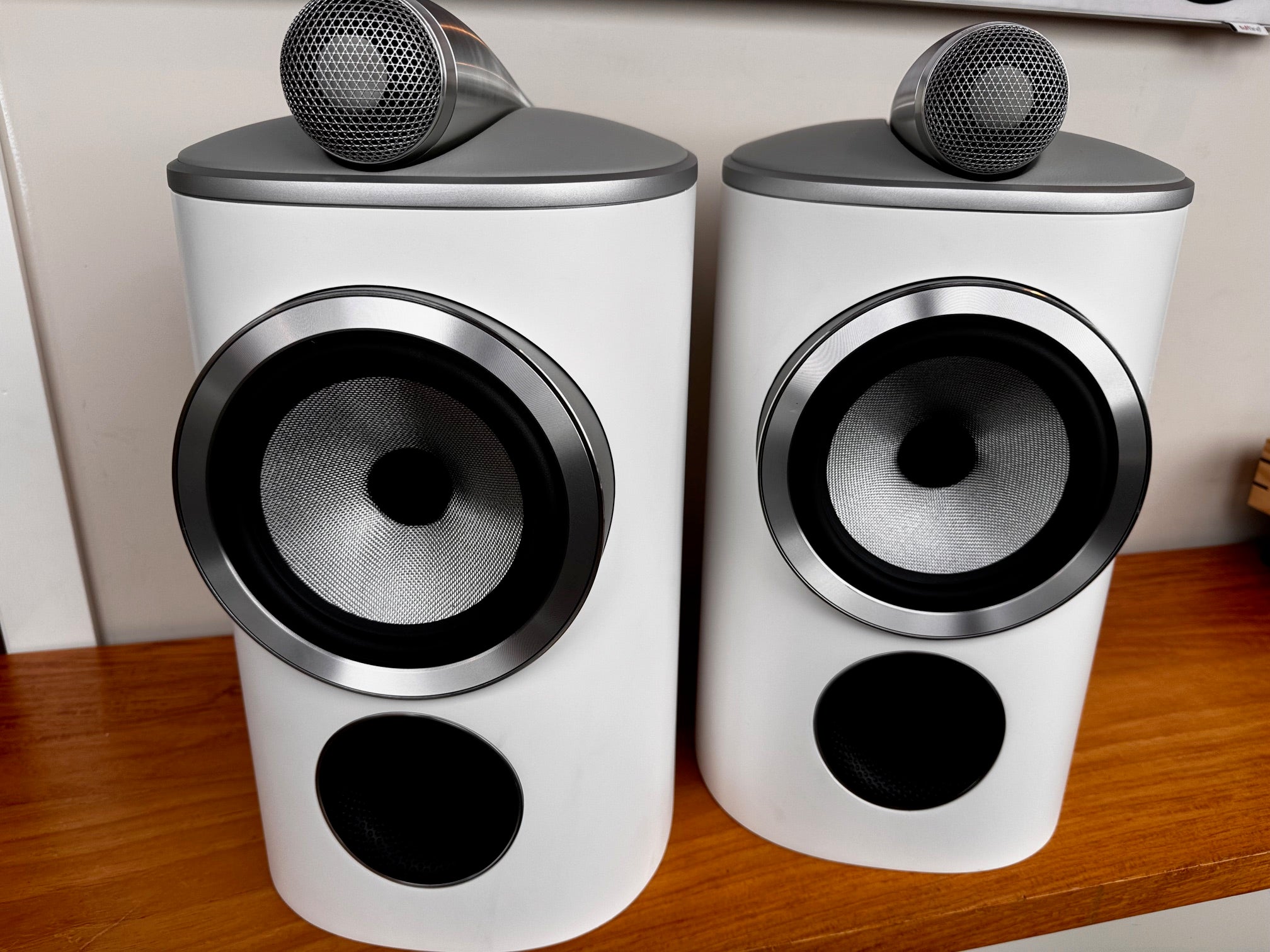 805 D4 Stand Mount Speaker- White (Trade In Pair Including Stands)