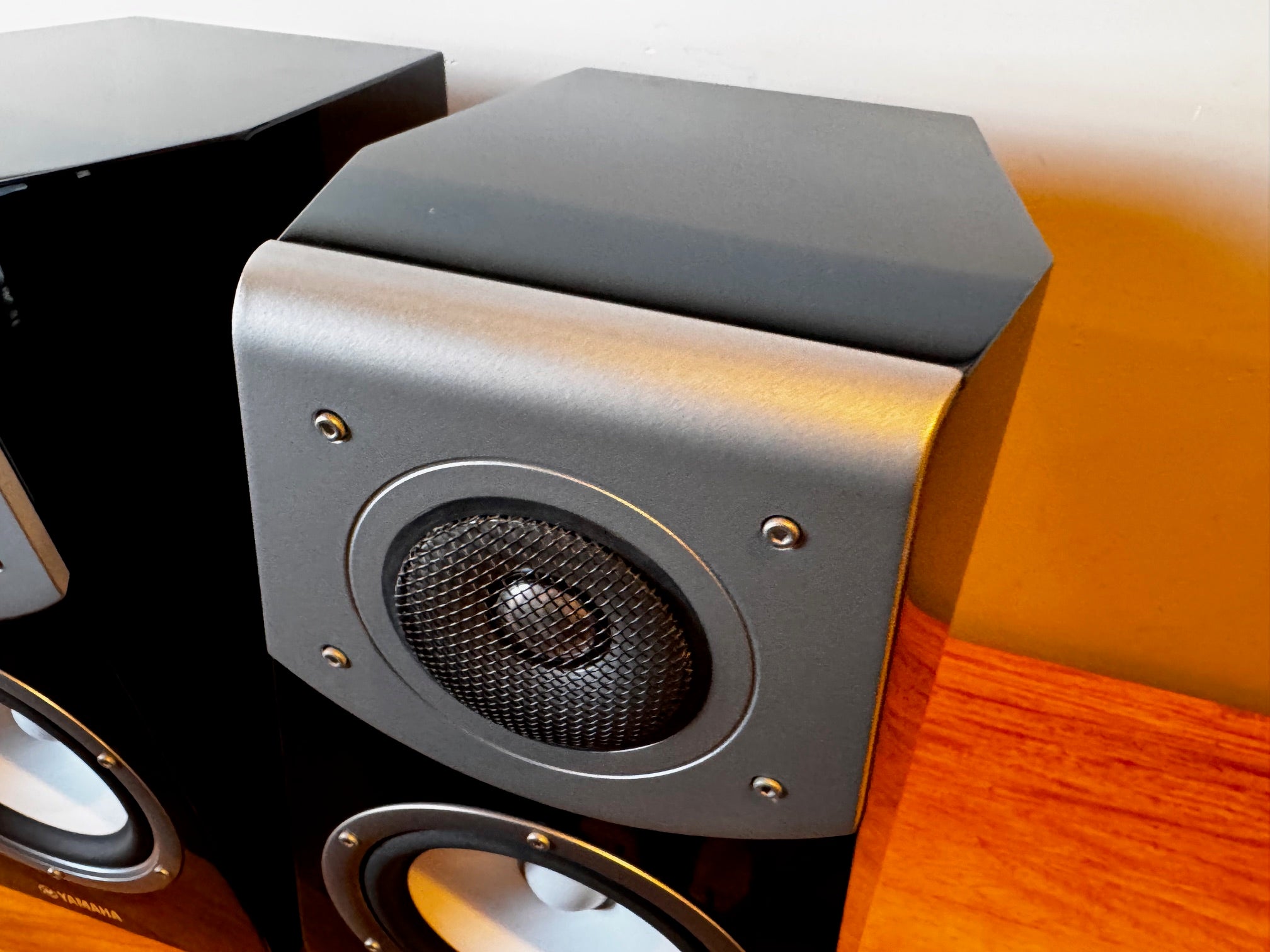 Yamaha NS-B951 Soavo Series Bookshelf Speakers Pair - Piano Black Ex Demo