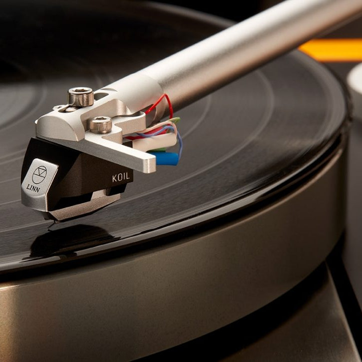 Majik LP12 (No Cartridge)- Walnut (Trade In)